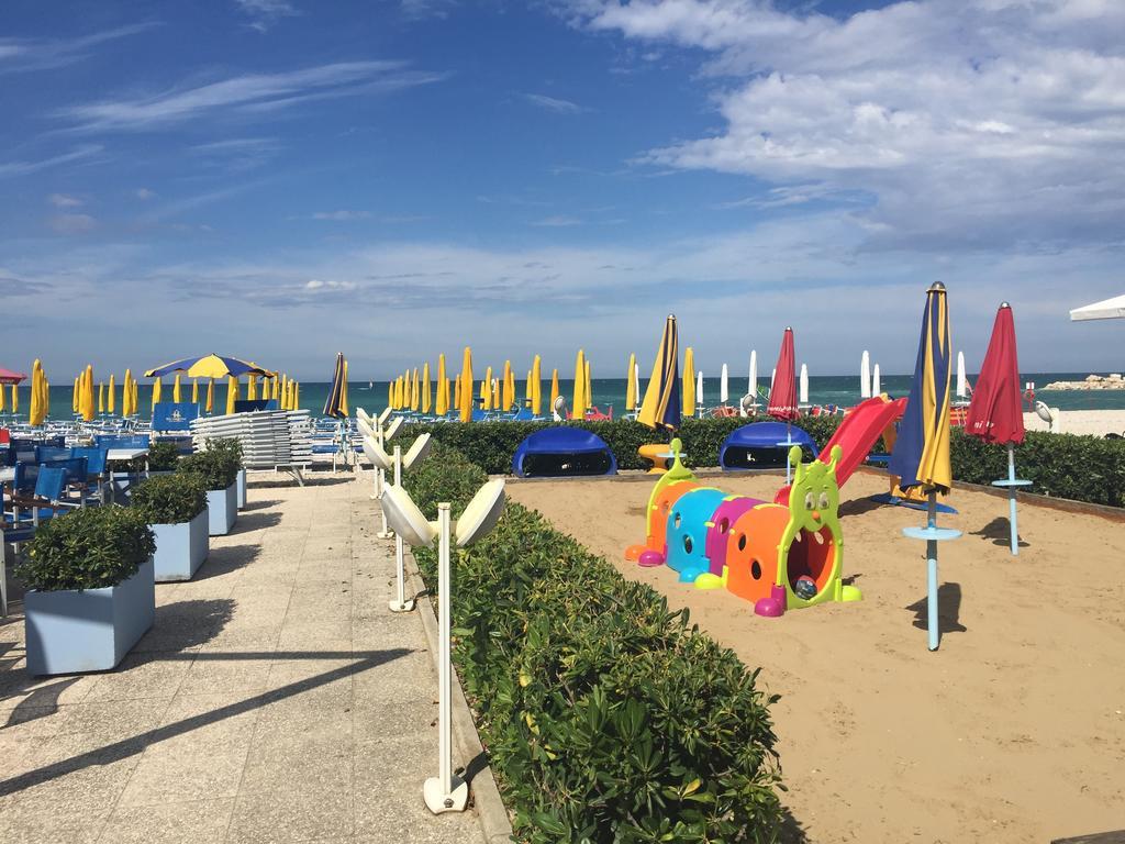 Hotel Marina ファーノ エクステリア 写真